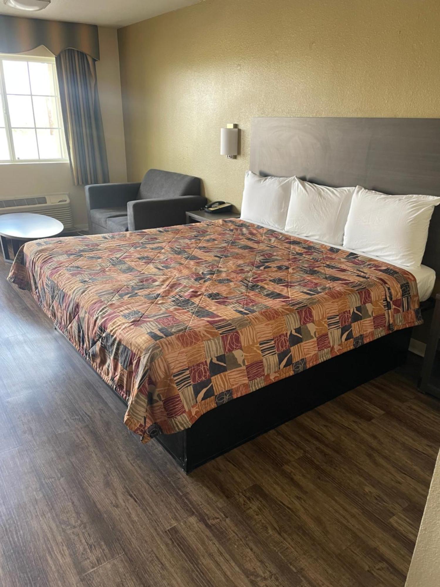Relax Inn Марлин Экстерьер фото